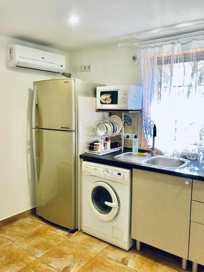 Студия С Двориком В Отраде Oldenburg Bagian luar foto