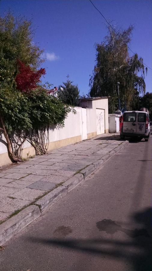 Студия С Двориком В Отраде Oldenburg Bagian luar foto